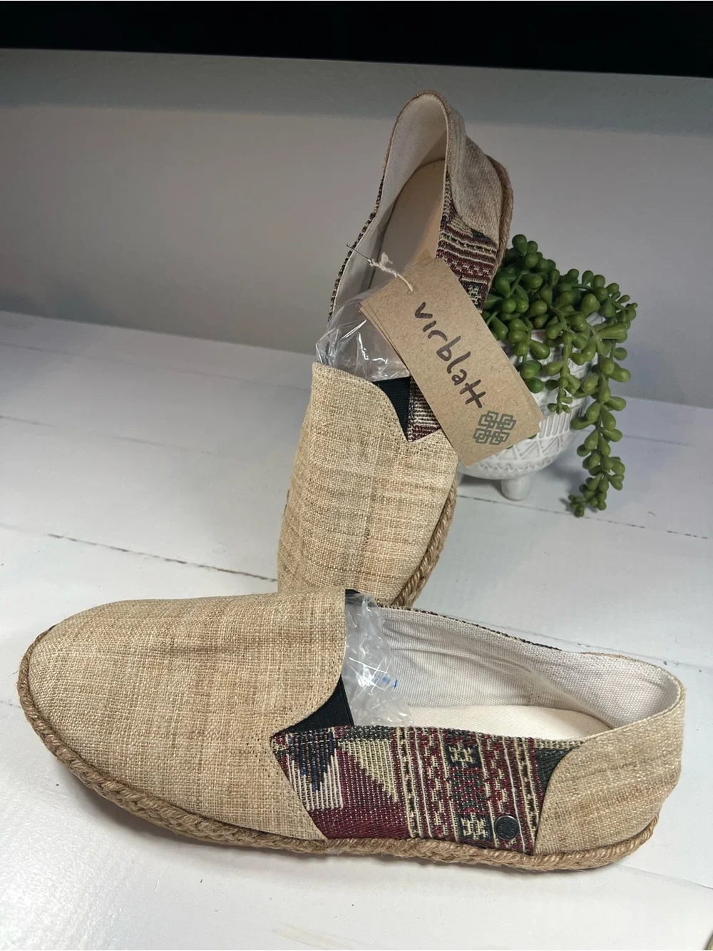 UNISEX VIRBLATT slip-on shoes. Tan Canvas with Patterned Trim. NWT